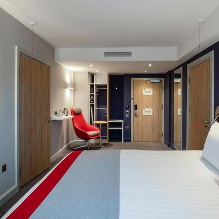 Holiday Inn Express Cambridge West - Cambourne By Ihg Ngoại thất bức ảnh