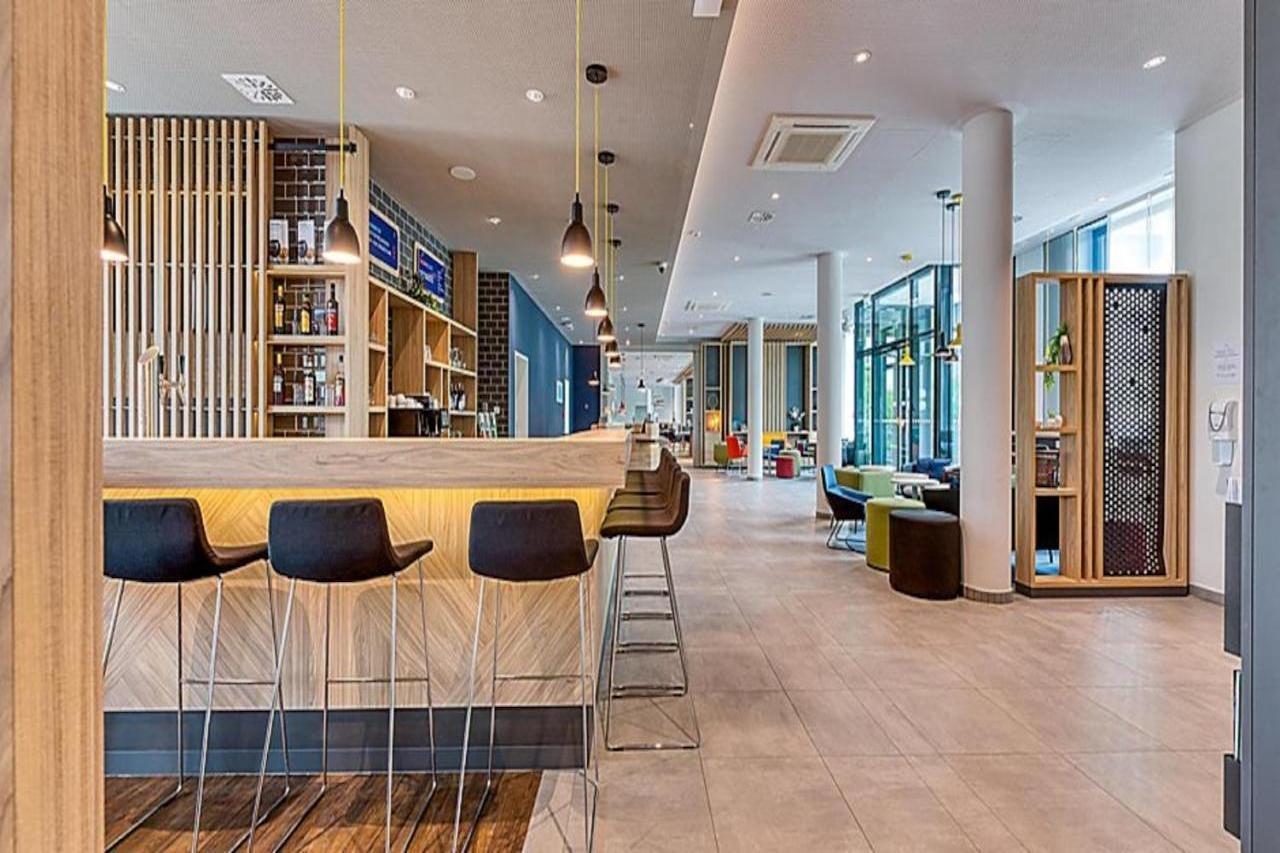 Holiday Inn Express Cambridge West - Cambourne By Ihg Ngoại thất bức ảnh