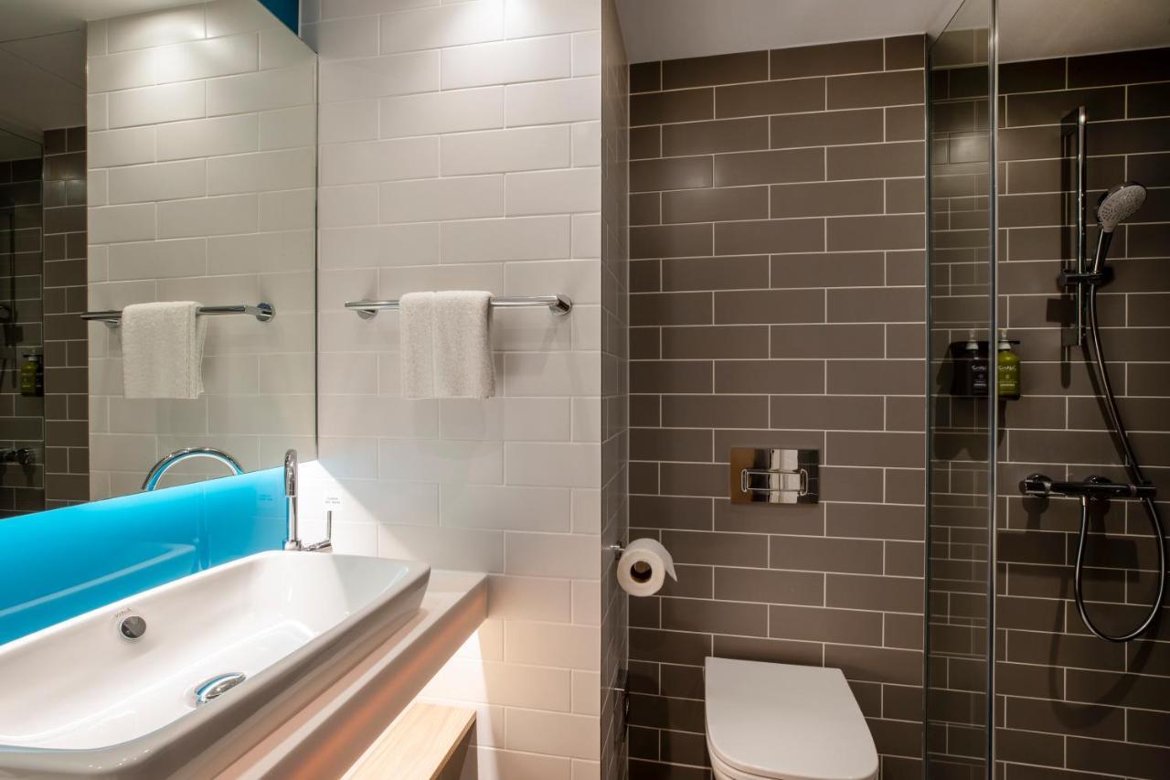 Holiday Inn Express Cambridge West - Cambourne By Ihg Ngoại thất bức ảnh