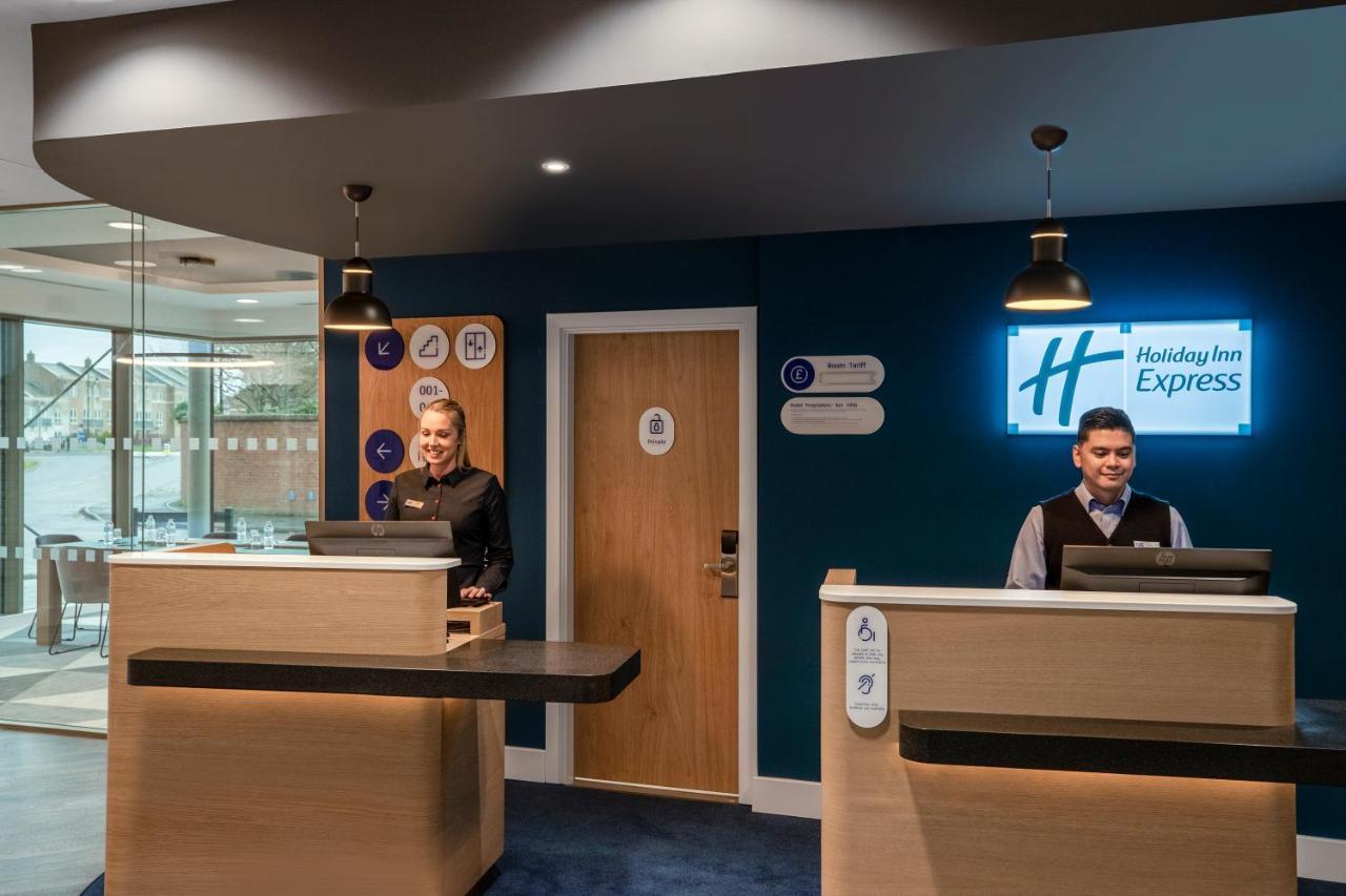 Holiday Inn Express Cambridge West - Cambourne By Ihg Ngoại thất bức ảnh