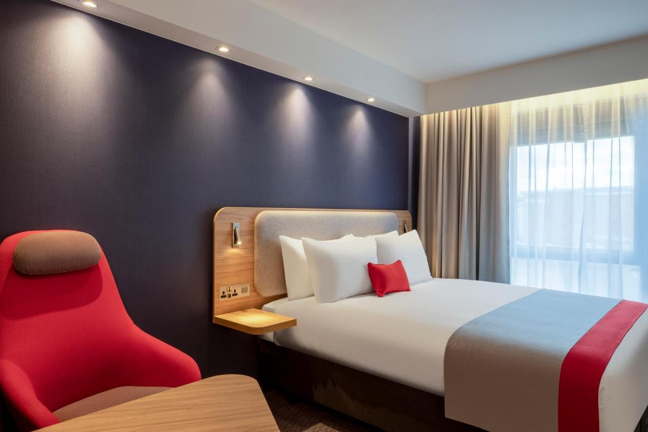 Holiday Inn Express Cambridge West - Cambourne By Ihg Ngoại thất bức ảnh
