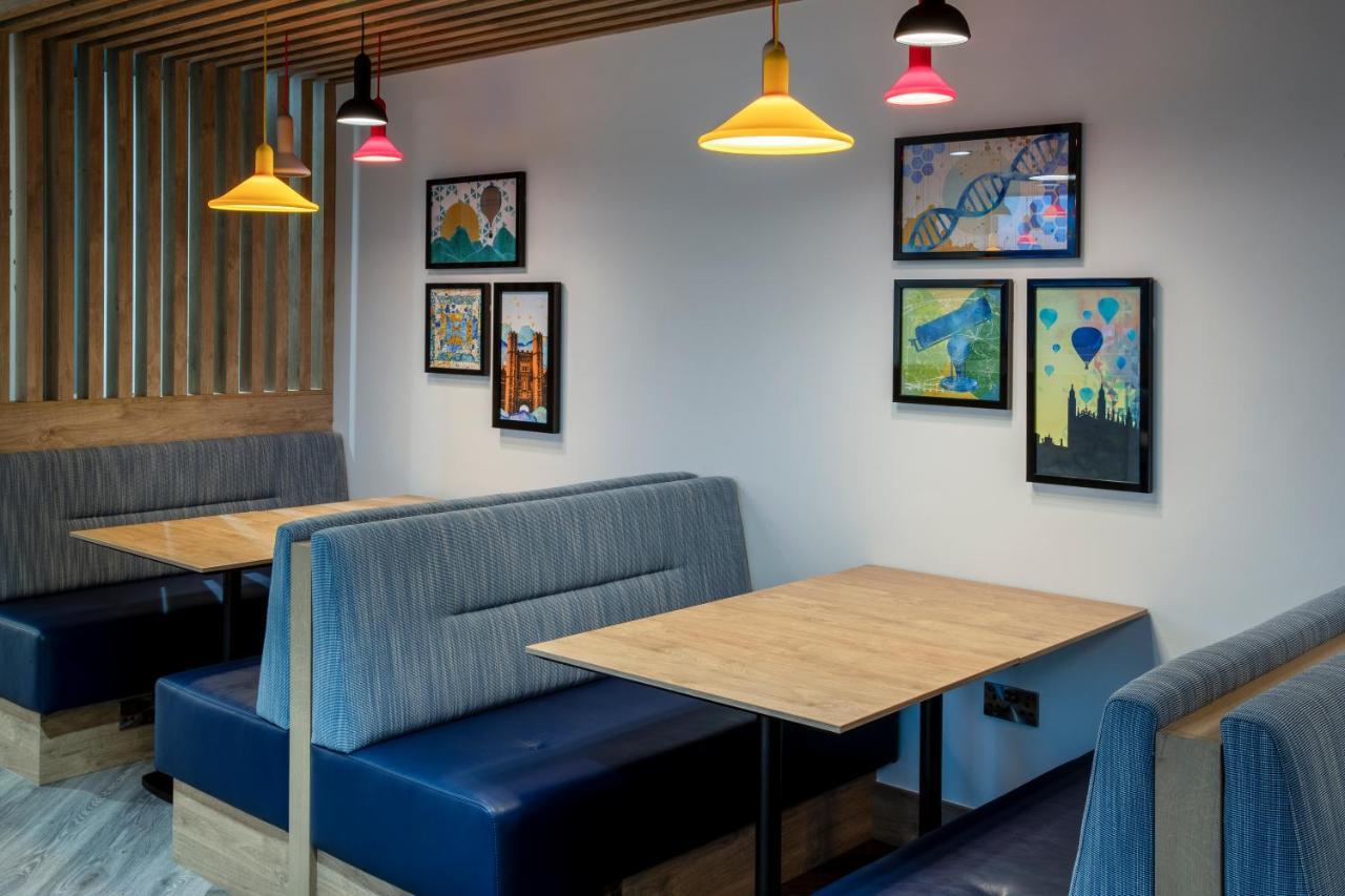 Holiday Inn Express Cambridge West - Cambourne By Ihg Ngoại thất bức ảnh