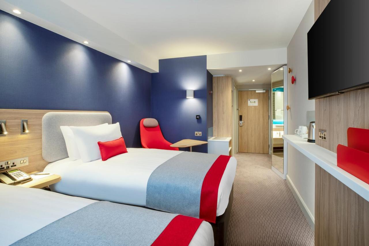 Holiday Inn Express Cambridge West - Cambourne By Ihg Ngoại thất bức ảnh